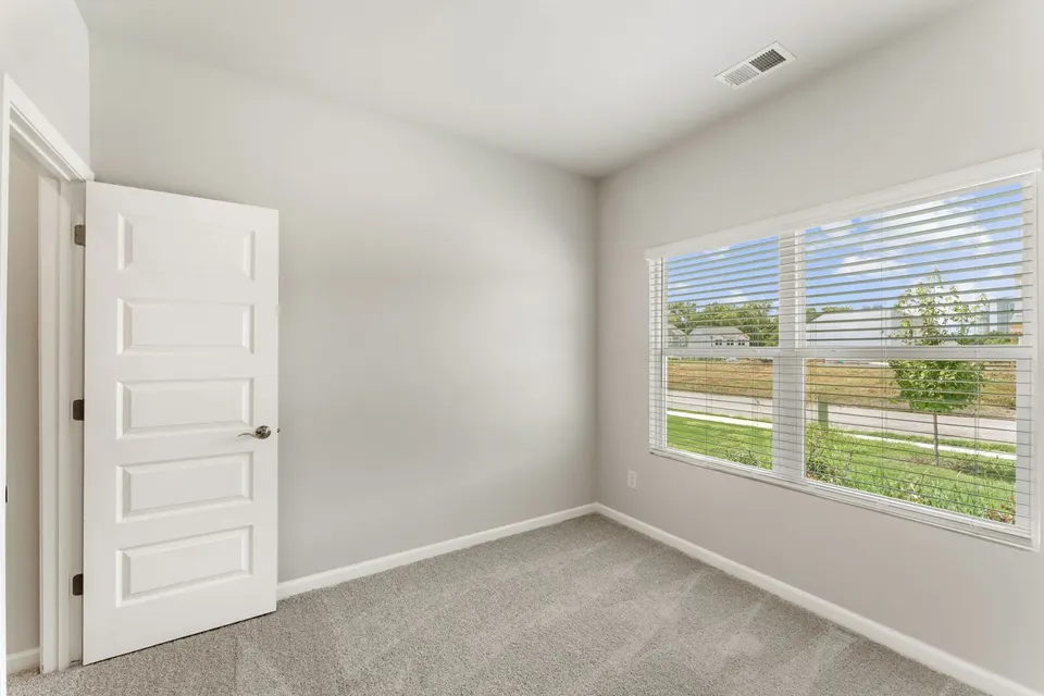 400 Bluegrass Lane photo 4