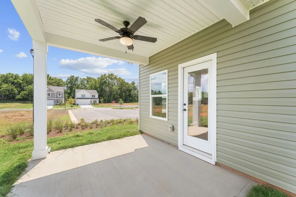 400 Bluegrass Lane photo 18