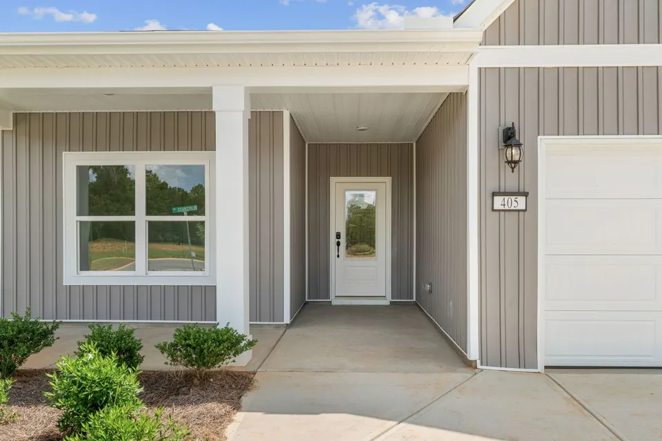 406 Bluegrass Lane photo 2