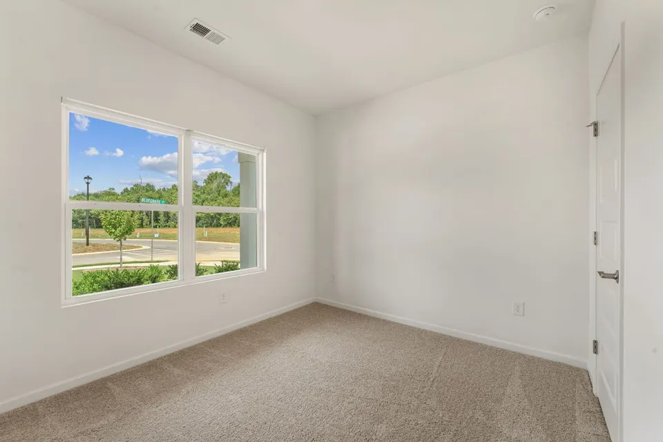 406 Bluegrass Lane photo 4