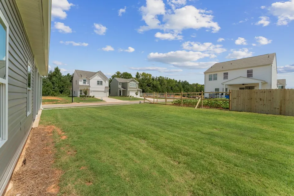 406 Bluegrass Lane photo 19