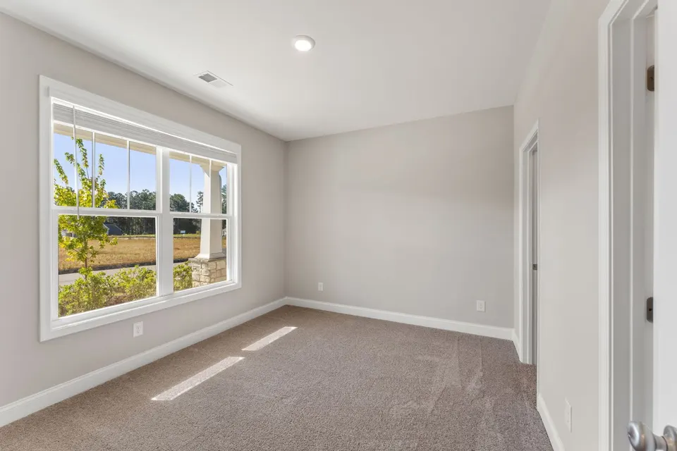 53 Colonial Terrace photo 4