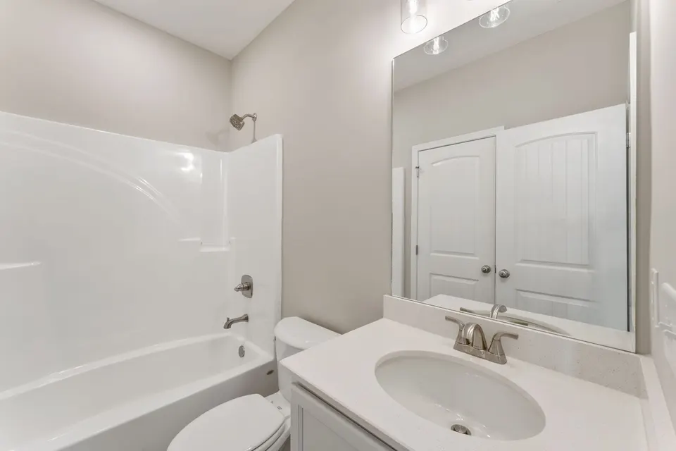 53 Colonial Terrace photo 5