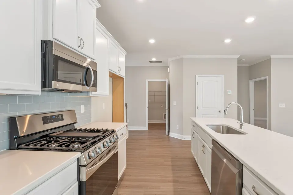 53 Colonial Terrace photo 9