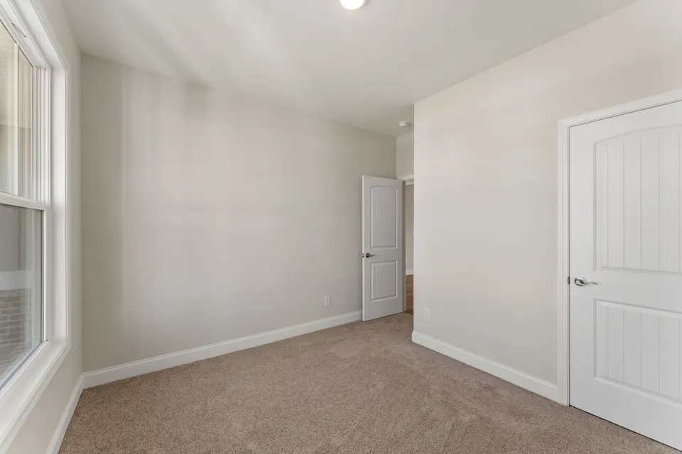 71 Heritage Pointe Dr photo 4