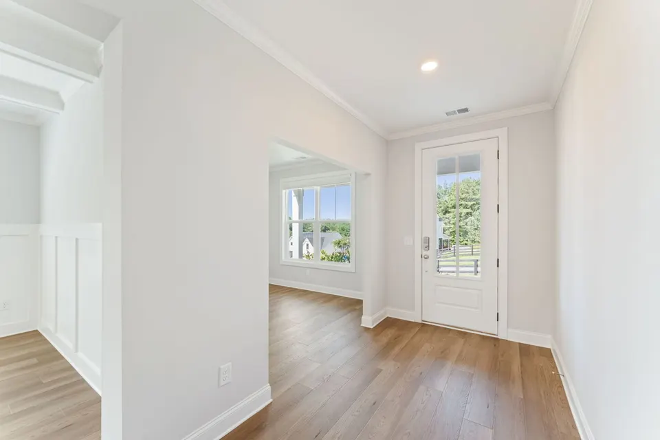 90 Riverwalk Manor Dr photo 3