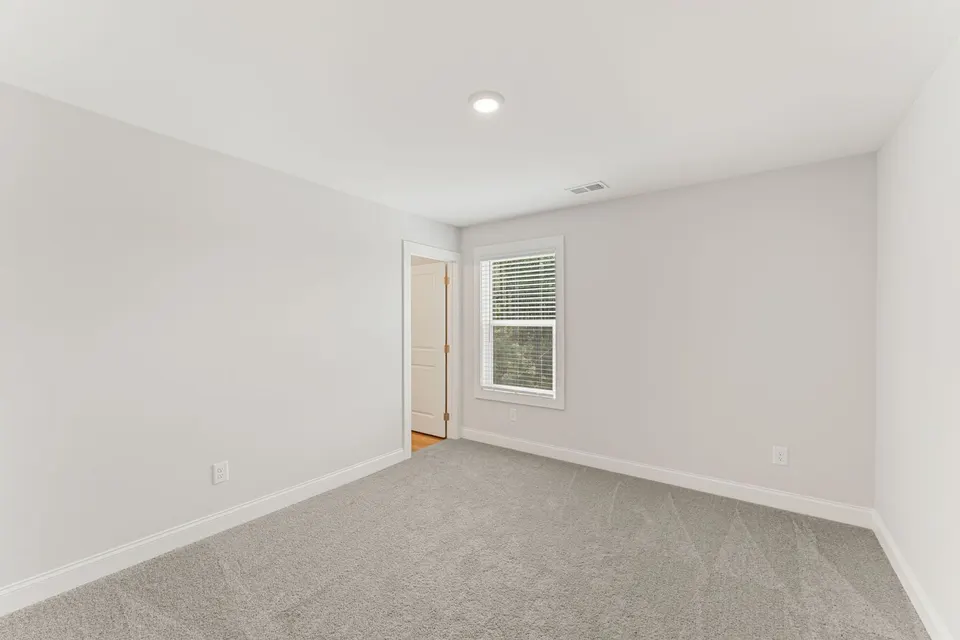 90 Riverwalk Manor Dr photo 15