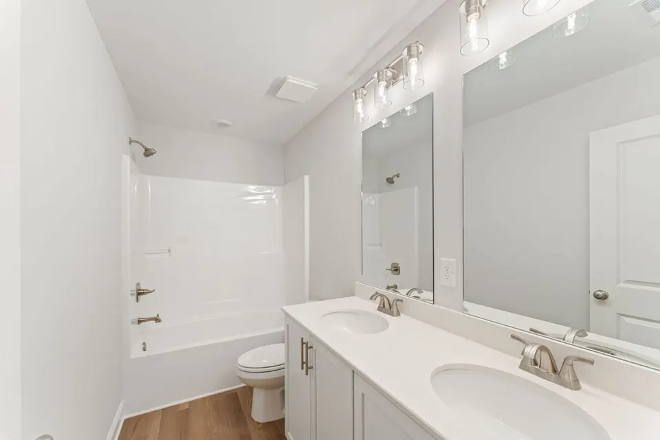 90 Riverwalk Manor Dr photo 17