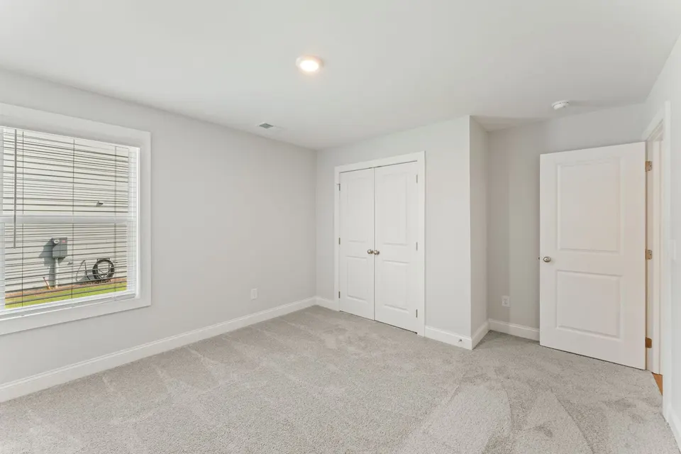 90 Riverwalk Manor Dr photo 18